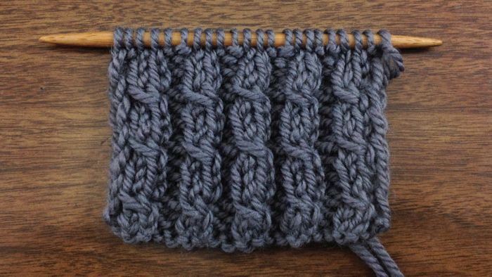 Example of the Left Twist Knitting Stitch used in the twisted cable rib stitch