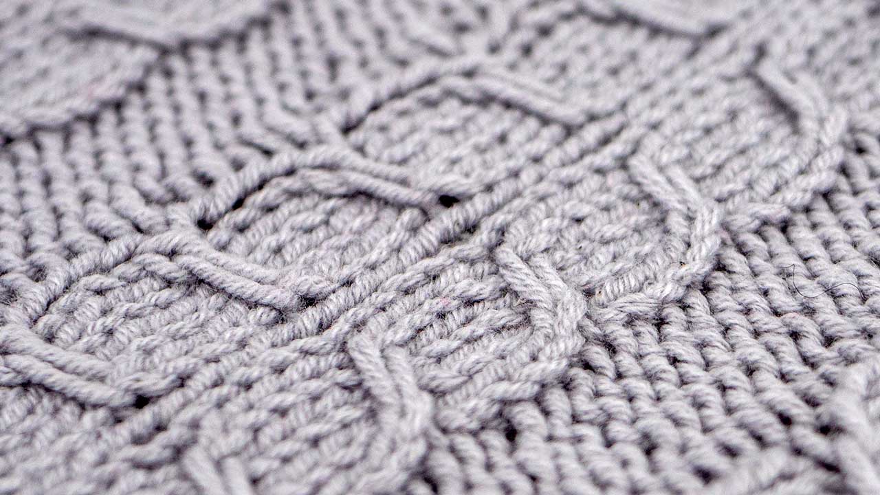 Detail of the Fishtail Cable Stitch Knitting Pattern