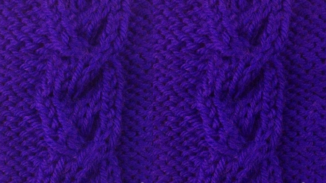 Elliptical Cable Stitch - Knitting Stitch Dictionary 